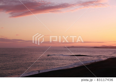 夕刻の釣人 夕刻の釣人 83117436