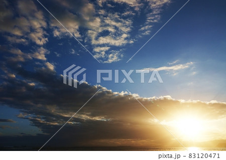 台風16号接近中の夕空・2021/09/29 83120471