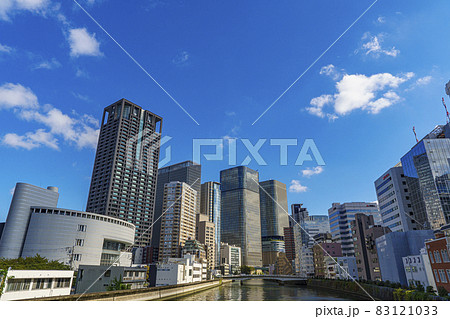 常安橋から見た大阪中之島の都市風景 朝 常安橋から見た大阪中之島の都市風景 朝 83121033