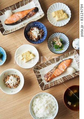 日本の朝食 83124794