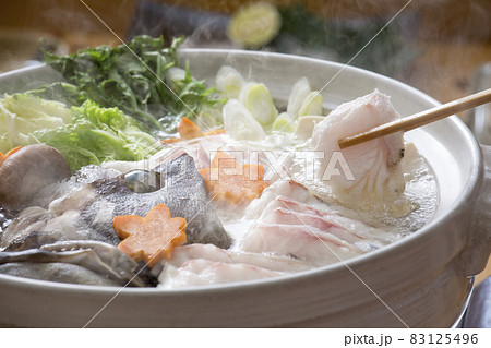 クエ鍋、アラ鍋、日本の人気鍋料理 83125496