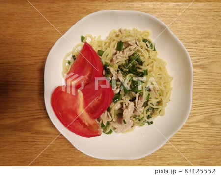 ねぎと豚肉の塩焼きそば 83125552