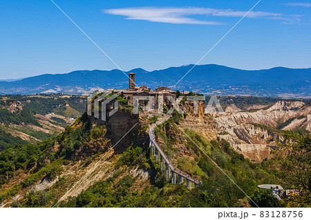 Village Civita di Bagnoregio in Italy 83128756
