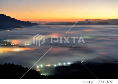 蒜山高原の雲海 蒜山高原の雲海 83128971