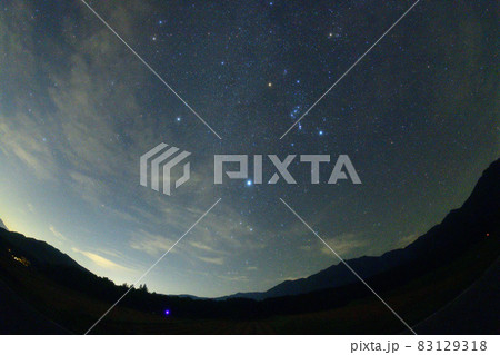 北杜市白州町、冬の大三角とオリオン（ベルガ通り） 83129318