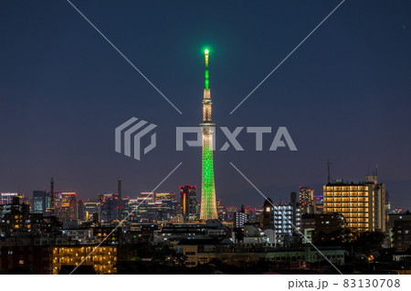 「都市風景」クリスマス限定ライトアップの東京スカイツリー 「都市風景」クリスマス限定ライトアップの東京スカイツリー 83130708