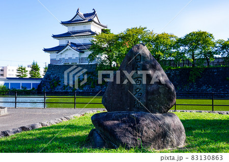 晴れ渡った新発田城址公園から新発田城 三階櫓(新潟県新発田市) 晴れ渡った新発田城址公園から新発田城 三階櫓(新潟県新発田市) 83130863