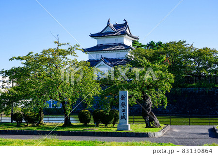 晴れ渡った新発田城址公園から新発田城 三階櫓(新潟県新発田市) 晴れ渡った新発田城址公園から新発田城 三階櫓(新潟県新発田市) 83130864