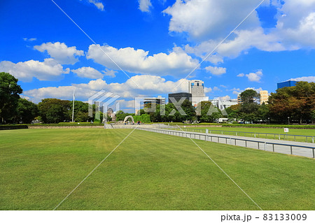 【広島県】晴天下の平和記念公園 【広島県】晴天下の平和記念公園 83133009