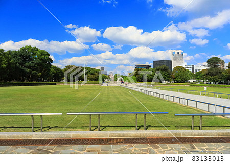 【広島県】晴天下の平和記念公園 【広島県】晴天下の平和記念公園 83133013