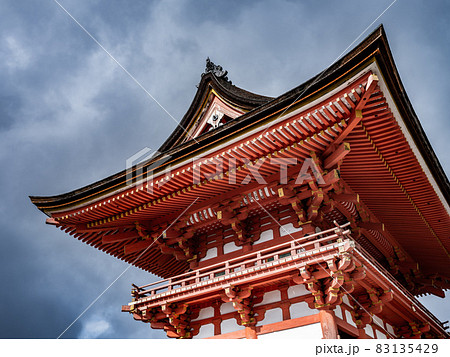 【京都】清水寺の仁王門　 83135429