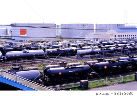1998年　室蘭市国道37号線より石油精製所を臨む 83135630