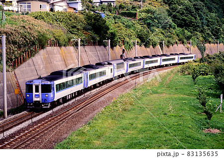 1998年 室蘭本線を走るキハ183系特急北斗7両の写真素材 [83135635] - PIXTA