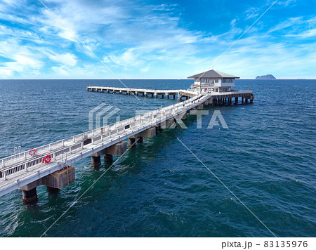 北九州市若松区の北海岸にある脇田海釣り桟橋の写真素材 [83135976] - PIXTA