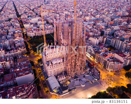 Night aerial view of Sagrada Familia 83136151