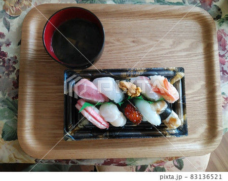 寿司と汁物 寿司と汁物 83136521
