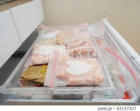 【冷凍庫】大量食品の買い置きストック 83137327