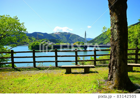 丹沢湖 神奈川県山北町の風景 丹沢湖 神奈川県山北町の風景 83142505