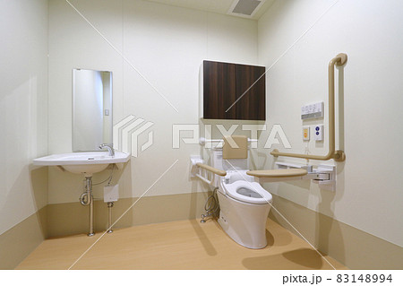 車椅子用トイレ 83148994