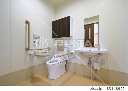 車椅子用トイレ 83148995