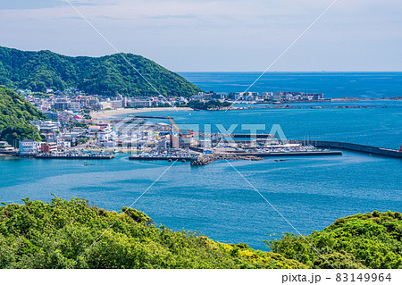 (神奈川県)披露山公園から眺める葉山マリーナ (神奈川県)披露山公園から眺める葉山マリーナ 83149964
