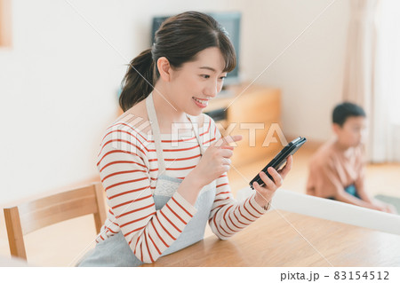 Mom 83154512