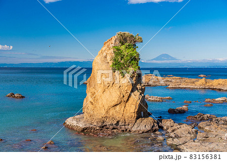 神奈川県 綺麗な海 立石公園 富士山遠望の写真素材