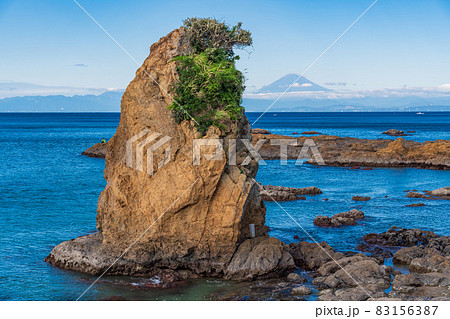 神奈川県 綺麗な海 立石公園 富士山遠望の写真素材