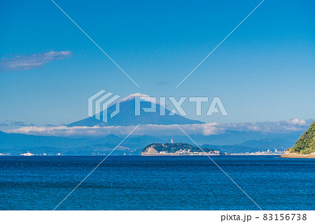 （神奈川県）逗子海岸から望む富士山 83156738