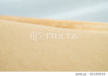 木材と紙やすり 83160916