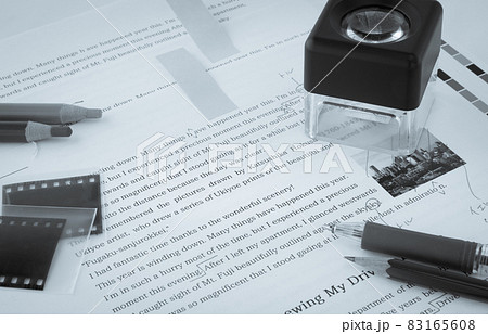 英文の校正　英語　色校正　編集　校正紙　ビジネスシーン　校正記号　出版 83165608