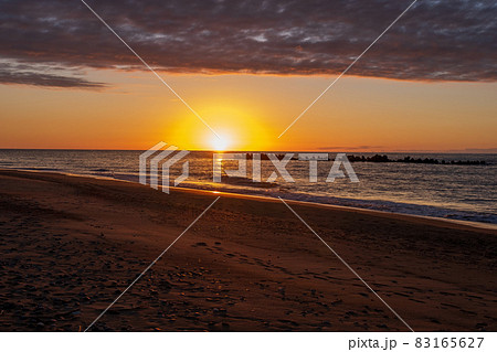 夕日の写真 石川県小松市 安宅 安宅の関 夕日の写真 石川県小松市 安宅 安宅の関 83165627