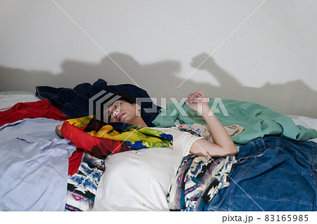 洋服が大好きな男性 83165985