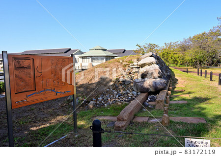 快晴の清須城　天守閣と周辺施設 83172119