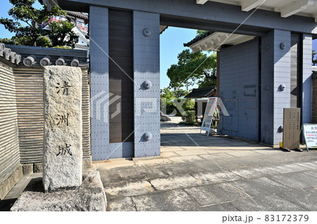 快晴の清須城　天守閣とその周辺施設 83172379