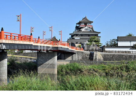 快晴の清須城　天守閣とその周辺施設 83172434