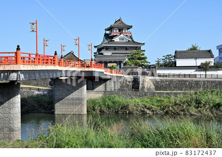快晴の清須城　天守閣とその周辺施設 83172437