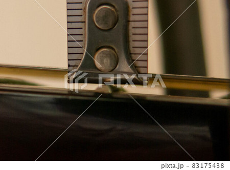 ギターの弦高 83175438