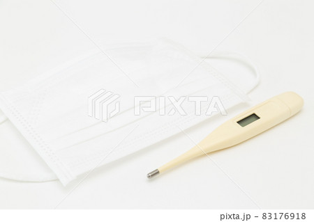 体温計とマスク 体温計とマスク 83176918