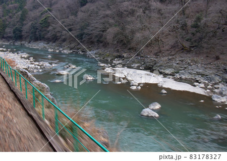 京都 トロッコ列車から 保津川 京都 トロッコ列車から 保津川 83178327