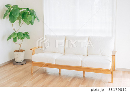 白いソファの部屋 83179012