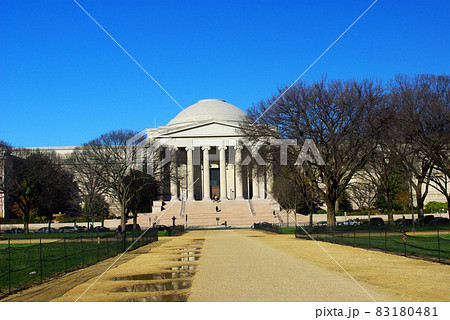 ワシントンDCの風景～ナショナルモールの散歩道 83180481