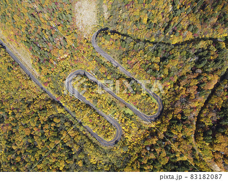 秋の北海道 朝里峠（旧道）を真俯瞰で空撮 83182087