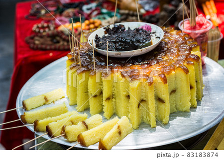 Traditional Hui Muslim Halal cake at a street bazaar in Xian, China 83183874