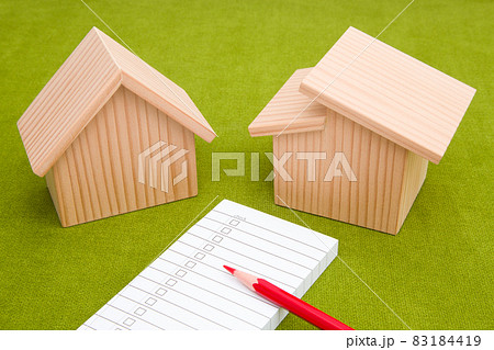 住宅2軒とチェックリスト 住宅2軒とチェックリスト 83184419