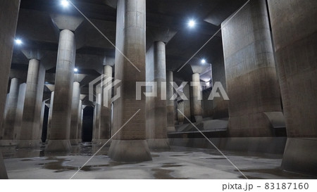 首都圏の安全を守る巨大な首都圏外郭放水路の風景 83187160