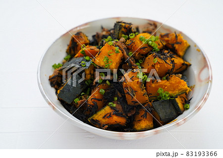 かぼちゃとひじきの煮物 かぼちゃとひじきの煮物 83193366