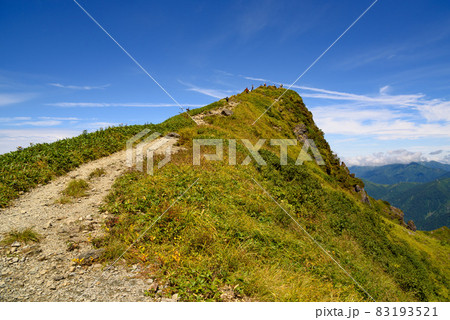 秋の稜線・谷川岳トマの耳 秋の稜線・谷川岳トマの耳 83193521