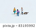 近所の人と挨拶してるフィギア 83193992
