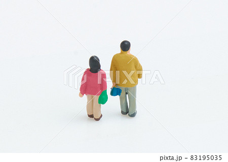 男性と女性のフィギア 男性と女性のフィギア 83195035